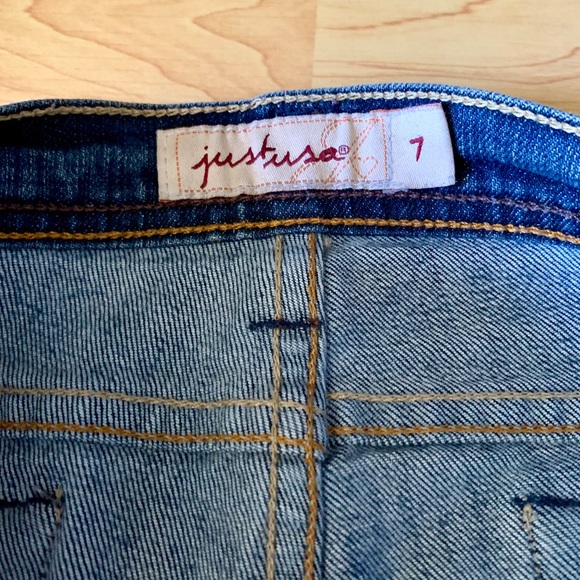 Just Use Straight-Leg Jeans - Picture 5 of 6